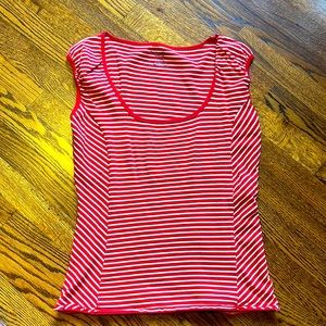 Women’s Old Navy Perfect Fit Medium Red/white Stripe Ribbed SS Shirt